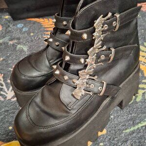 Black Chunky Bat Boots